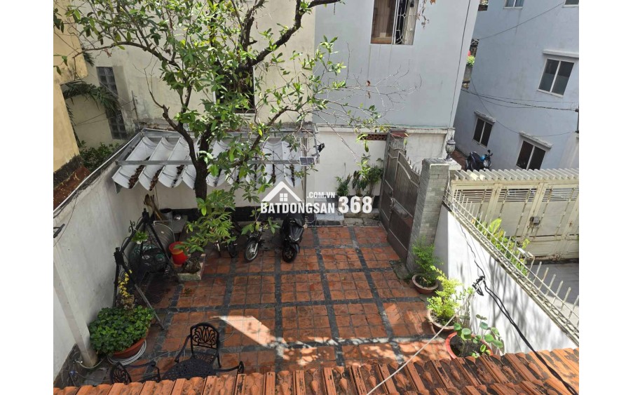 Bán nhà chính chủ quận 10